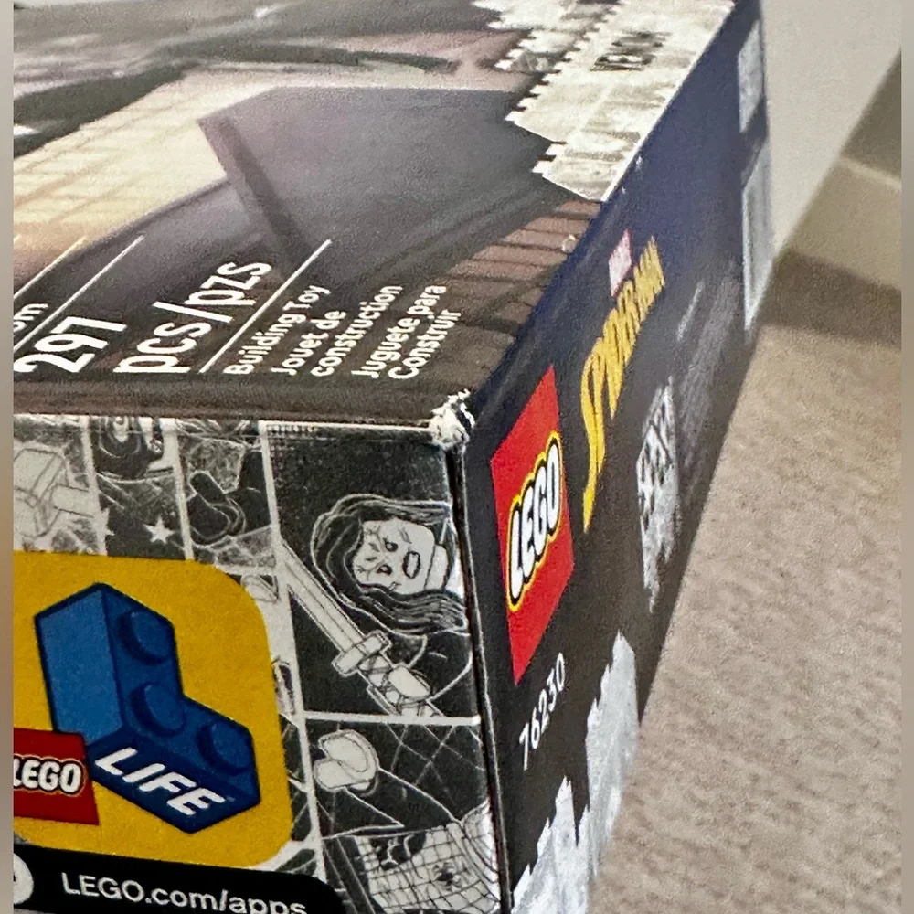 RETIRED VENOM LEGO SET #76230